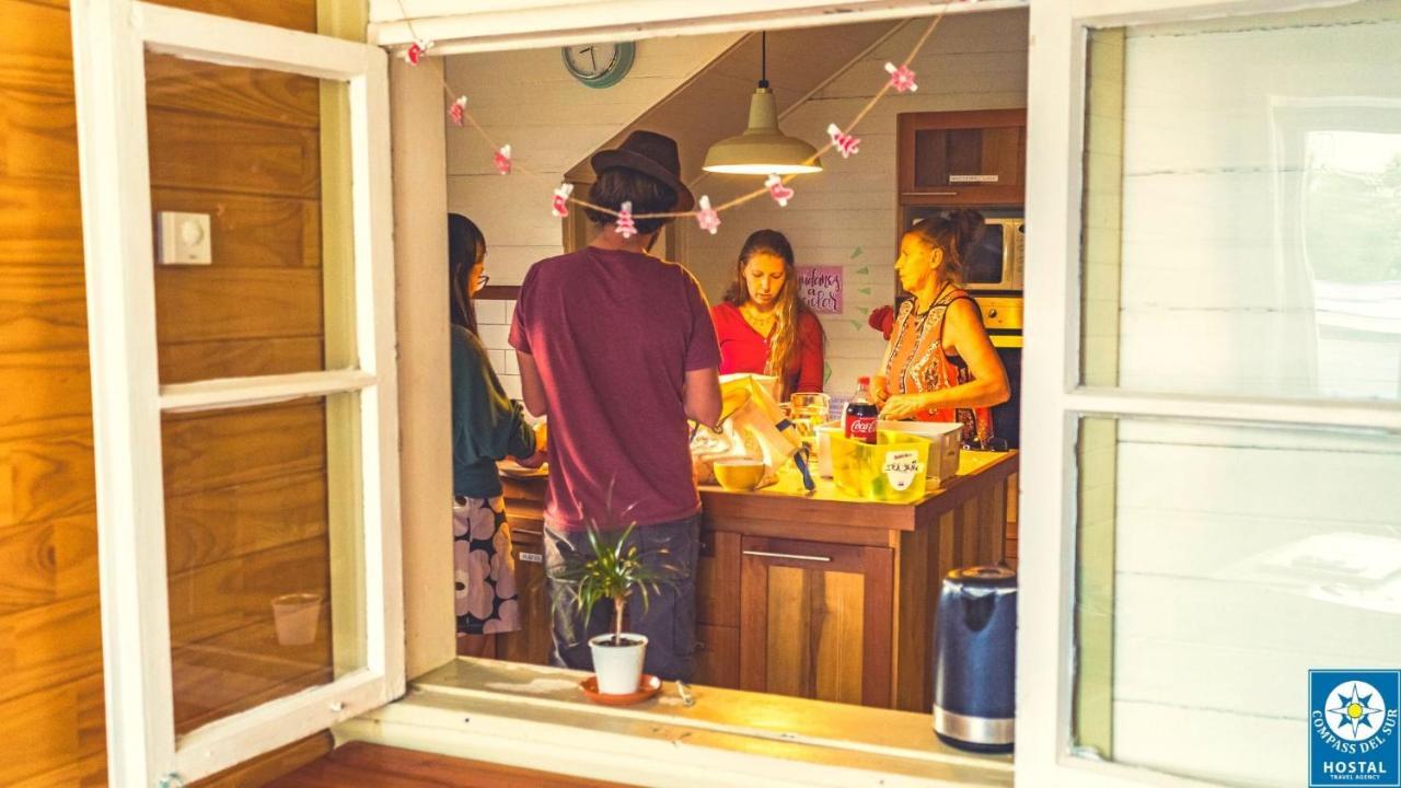 Hostal Compass Del Sur Puerto Varas Ngoại thất bức ảnh
